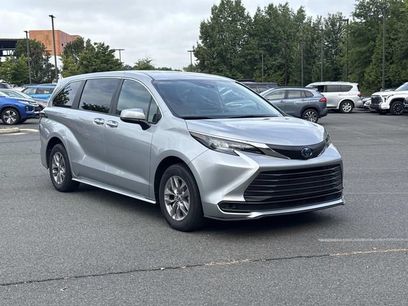 Used 2025 Toyota Sienna LE