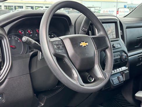 Used 2025 Chevrolet Silverado 1500 Custom image 5