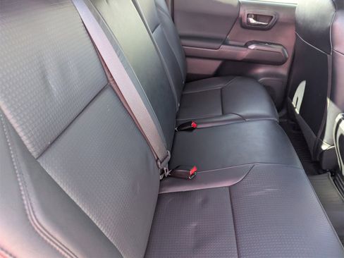 Used 2023 Toyota Tacoma TRD Off-Road image 13