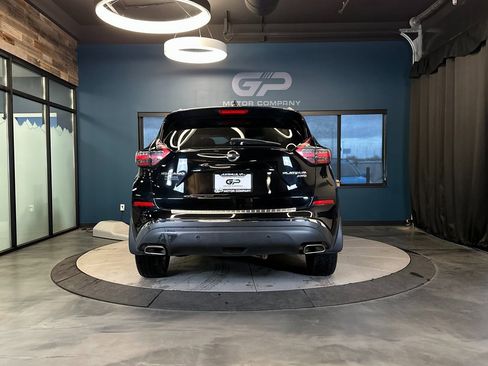 Used 2020 Nissan Murano Platinum w/ Cargo Package image 4