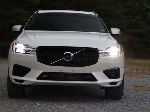 Used 2018 Volvo XC60 T8 R-Design w/ Convenience Package image 37