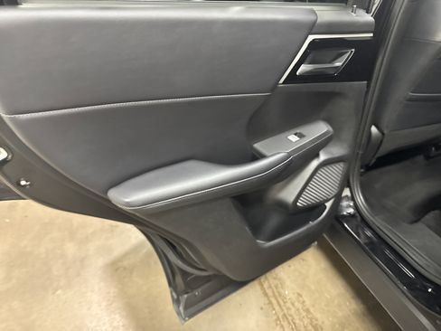 Used 2024 Mitsubishi Outlander SE image 31