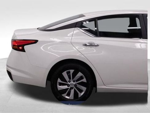 Used 2024 Nissan Altima 2.5 S image 18