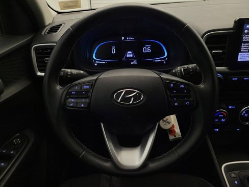 Used 2023 Hyundai Venue SEL w/ Cargo Package FWD image 22