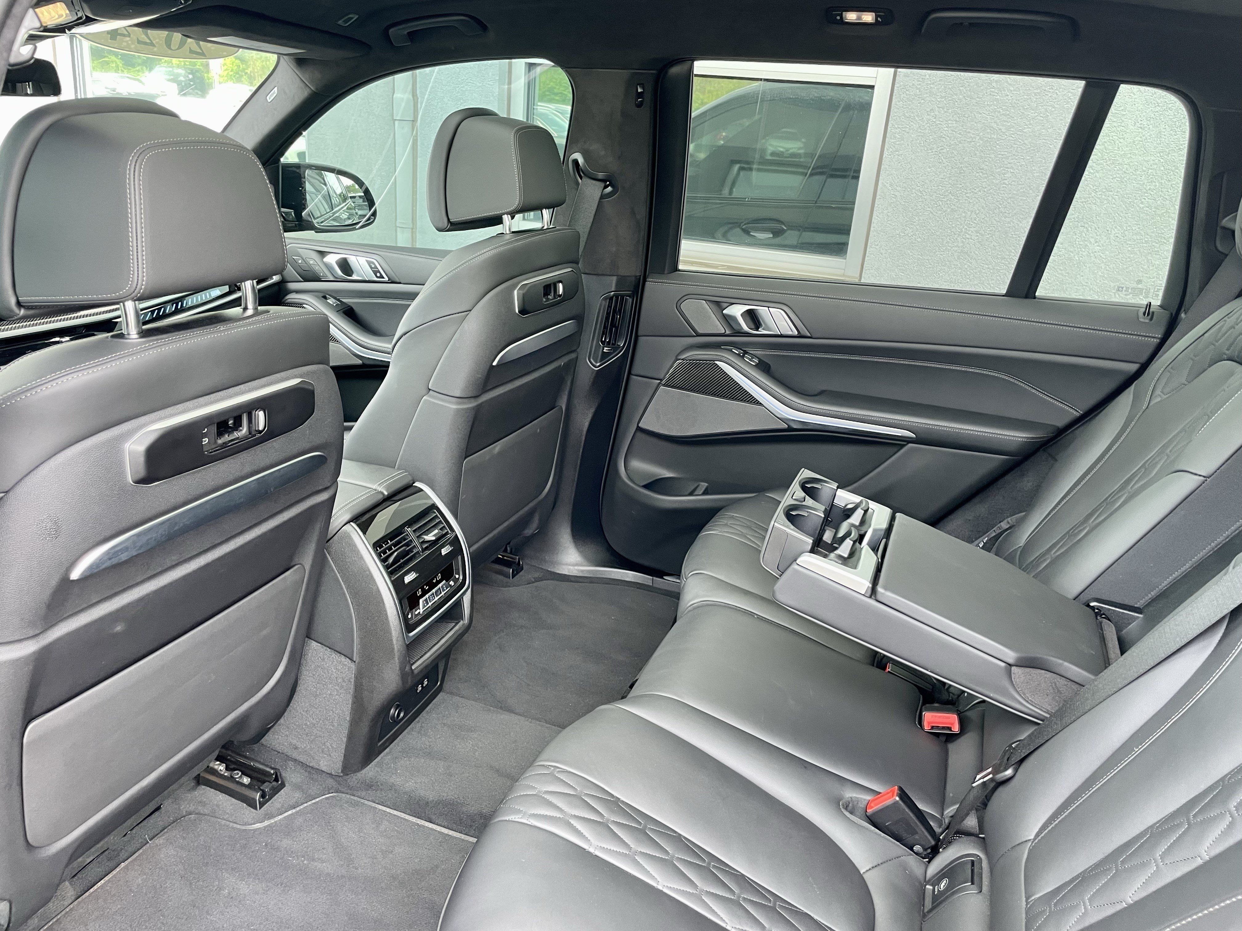 Used 2024 BMW X7 M60i w/ Executive Package AWD/4WD image 30