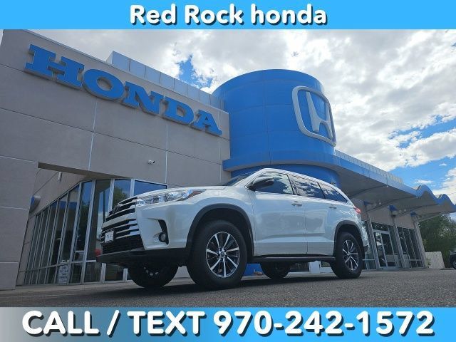 Used 2018 Toyota Highlander XLE AWD/4WD image 1