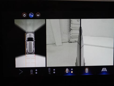 New 2026 Chevrolet Equinox RS w/ Convenience Package III FWD image 34