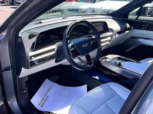 Used 2024 Cadillac Lyriq Sport image 17