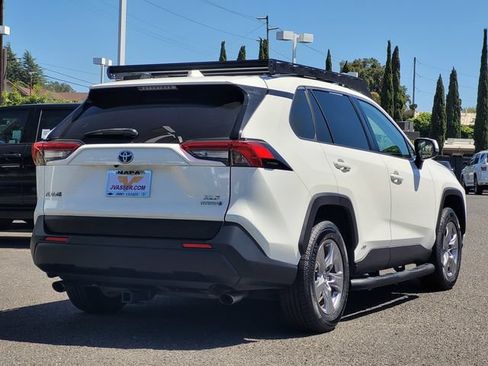Certified 2022 Toyota RAV4 XLE w/ Convenience Package AWD/4WD image 6