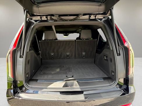 Used 2023 Cadillac Escalade ESV Premium Luxury AWD/4WD image 16
