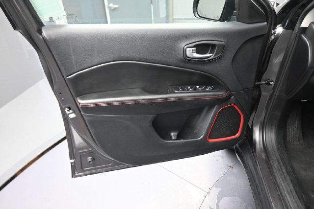 Used 2019 Jeep Compass Trailhawk AWD/4WD image 20