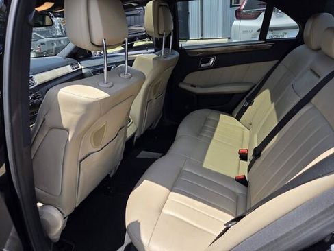 Used 2011 Mercedes-Benz E 550 Sedan image 17
