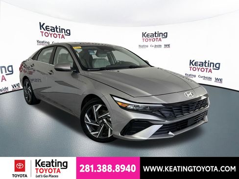 Used 2025 Hyundai Elantra Limited FWD image 2