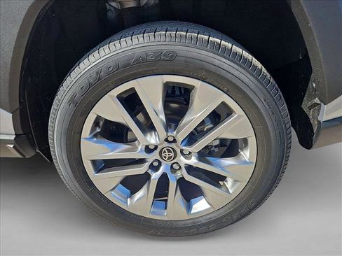 Used 2021 Toyota RAV4 XLE Premium w/ Carpet Mat Package (TMS) image 9