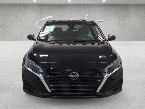 Used 2024 Nissan Altima 2.5 SV image 18