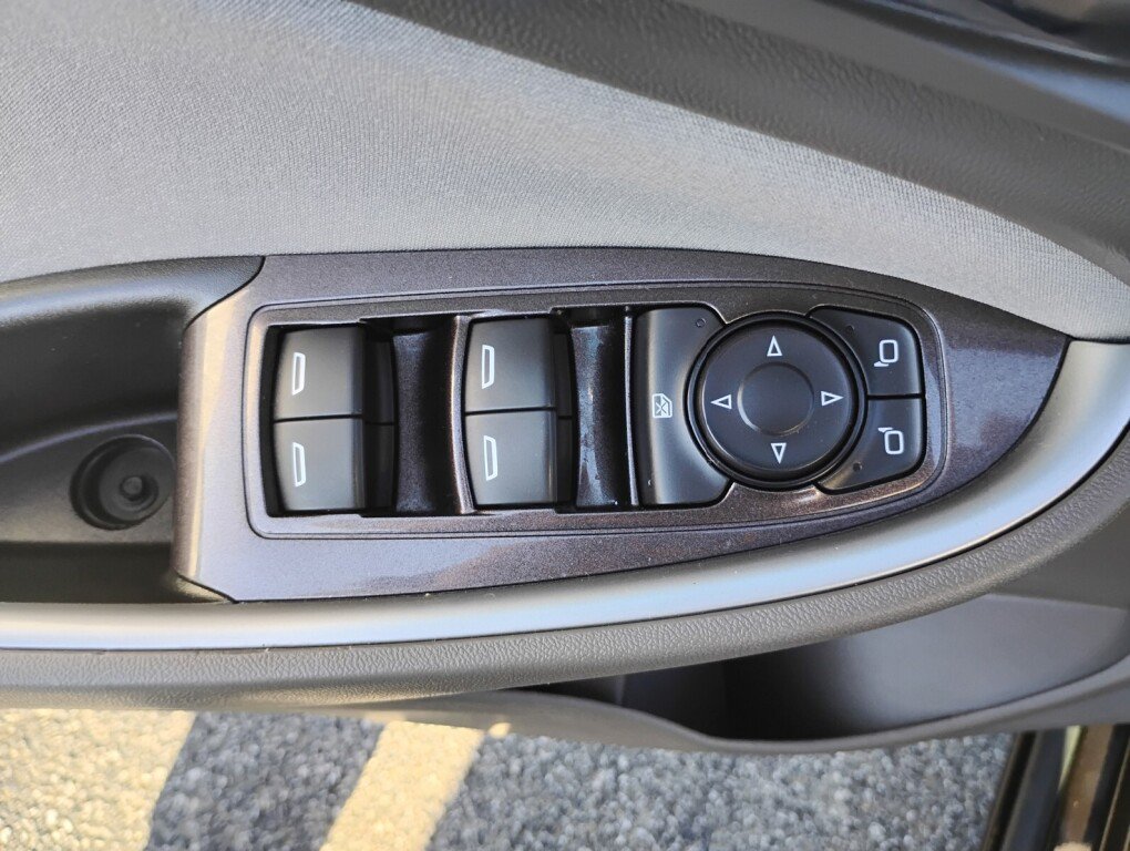 Used 2020 Chevrolet Malibu LS FWD image 13