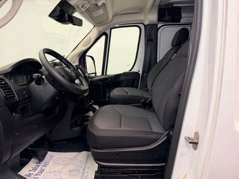 Used 2024 RAM ProMaster 2500 w/ Safety Group FWD image 6