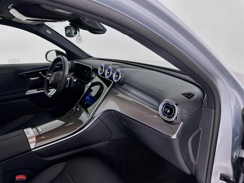 Used 2025 Mercedes-Benz GLC 300 GLC 300 w/ AMG Line image 33