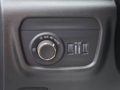 Used 2025 Jeep Grand Cherokee Laredo X w/ Luxury Tech Group I AWD/4WD image 30
