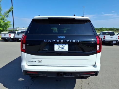 New 2026 Ford Expedition Active RWD image 4