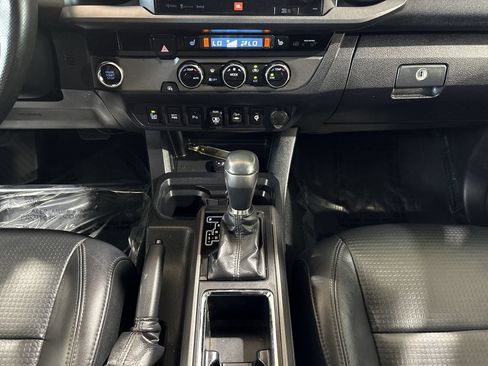 Used 2018 Toyota Tacoma TRD Off-Road w/ TRD Premium Off Road Package RWD image 20