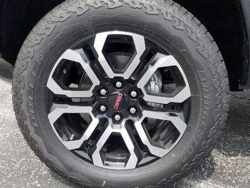 New 2025 GMC Canyon AT4 w/ Nightfall Edition image 20