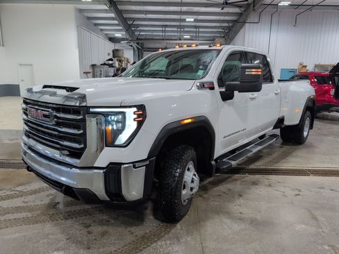 Used 2024 GMC Sierra 3500 SLE image 6