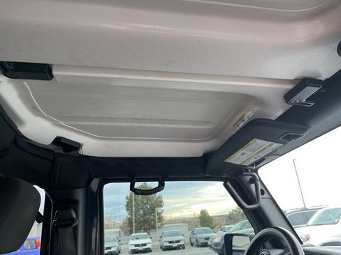 Used 2018 Jeep Wrangler Unlimited Sport S image 25