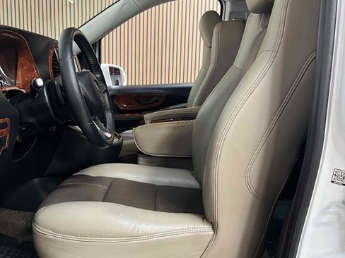 Used 2020 Mercedes-Benz Metris Passenger image 41