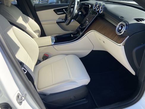 Certified 2025 Mercedes-Benz GLC 300 4MATIC image 50