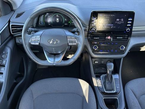 Used 2022 Hyundai Ioniq SE image 11