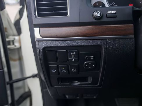 Used 2020 Toyota Land Cruiser Heritage Edition AWD/4WD image 18
