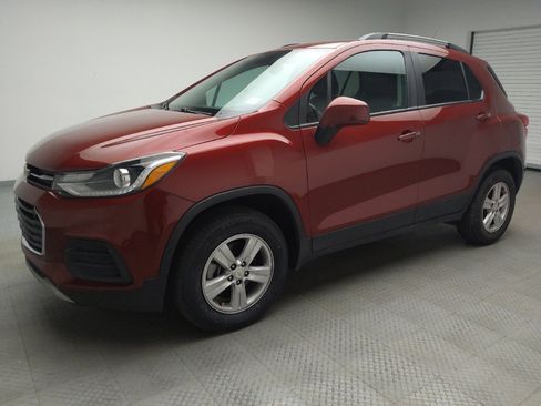 Used 2022 Chevrolet Trax LT w/ LT Convenience Package image 2