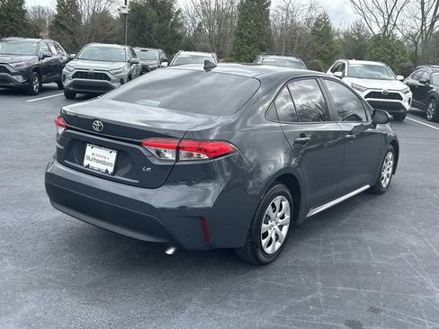 Used 2025 Toyota Corolla LE image 4