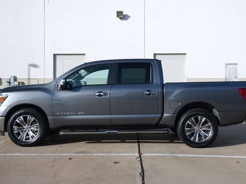 Used 2019 Nissan Titan SL image 13