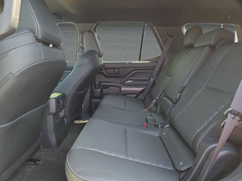 Used 2025 Toyota 4Runner TRD Off-Road Premium AWD/4WD image 13