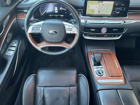 Used 2019 Kia K900 Luxury w/ VIP Package image 15