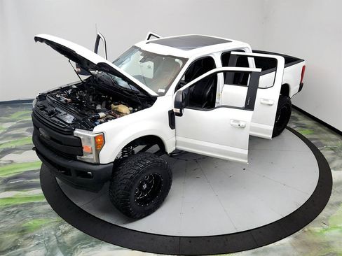 Used 2017 Ford F250 Lariat w/ Lariat Ultimate Package AWD/4WD image 34