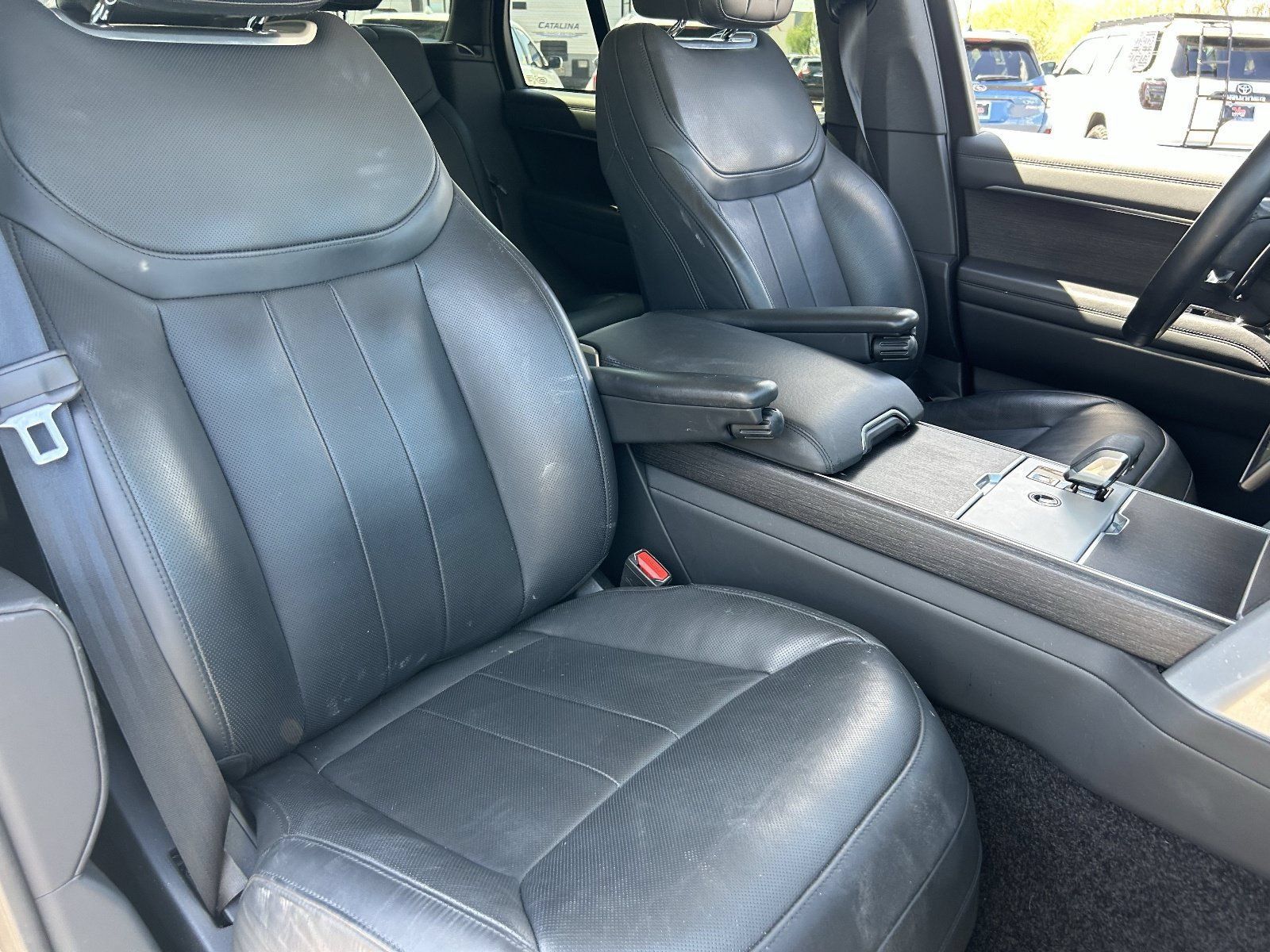 Used 2024 Land Rover Range Rover SE AWD/4WD image 12