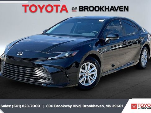 Used 2026 Toyota Camry LE FWD image 10