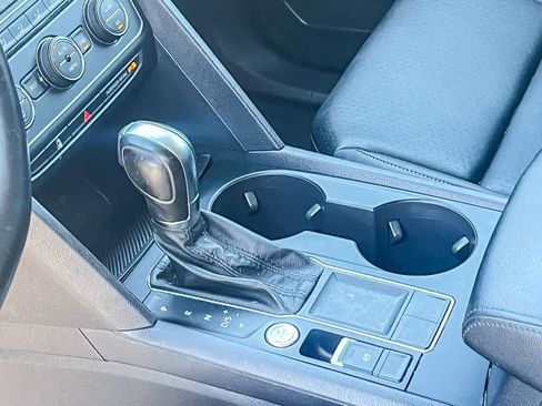 Used 2019 Volkswagen Atlas SE image 14