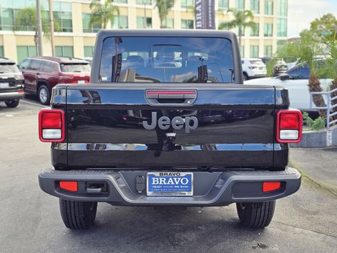 New 2026 Jeep Gladiator Sport image 6