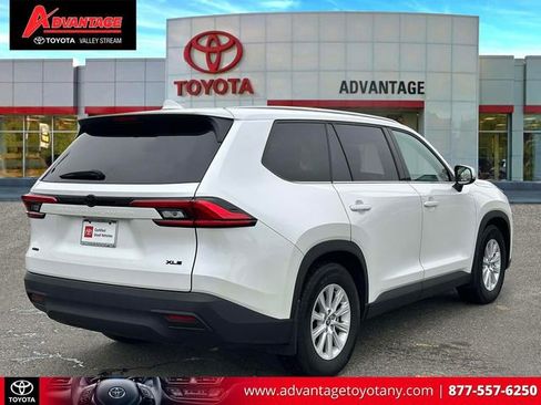 Used 2024 Toyota Grand Highlander AWD image 7