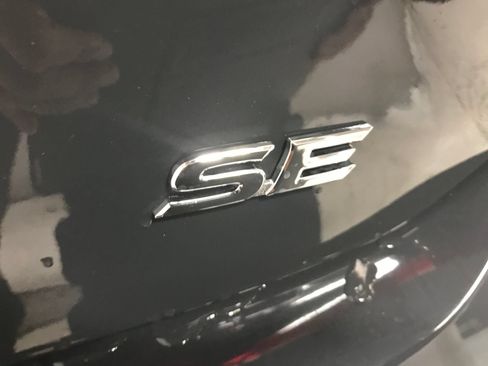 Used 2025 Toyota Camry SE FWD image 9