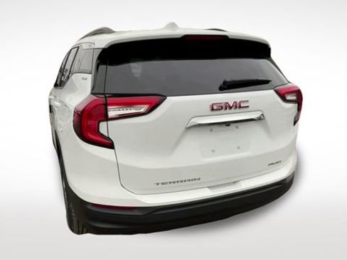 Used 2023 GMC Terrain SLE w/ Driver Convenience Package image 7