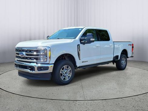 Used 2025 Ford F250 Lariat w/ FX4 Off-Road Package AWD/4WD image 5