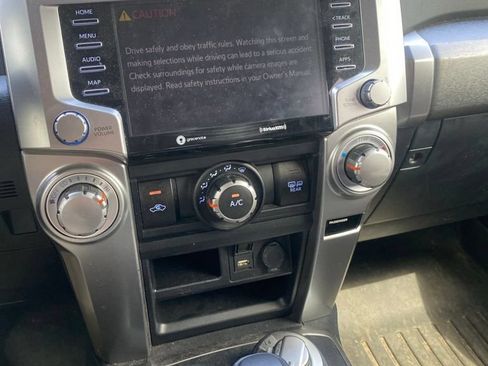 Used 2020 Toyota 4Runner SR5 AWD/4WD image 14