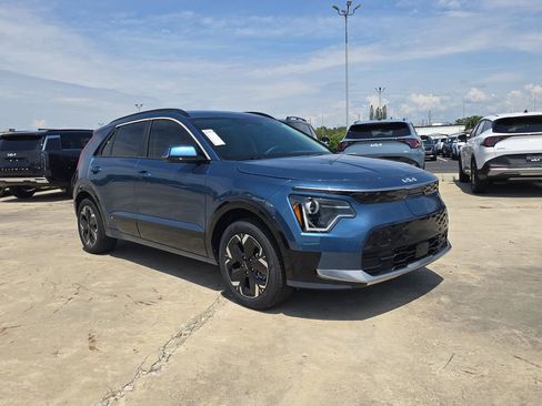 New 2026 Kia Niro Wind FWD image 2
