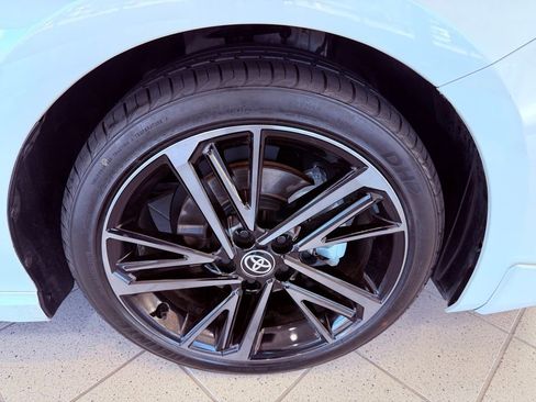 Used 2025 Toyota Camry XSE image 15