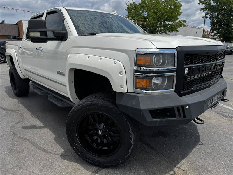 Used 2015 Chevrolet Silverado 1500 High Country w/ High Country Premium Package AWD/4WD image 3